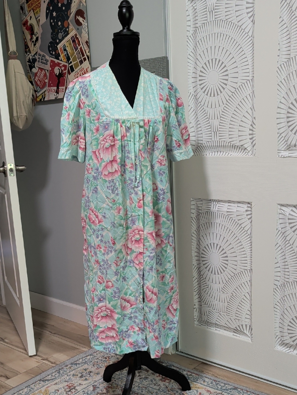 Vintage Floral Snap Button Robe With Pockets